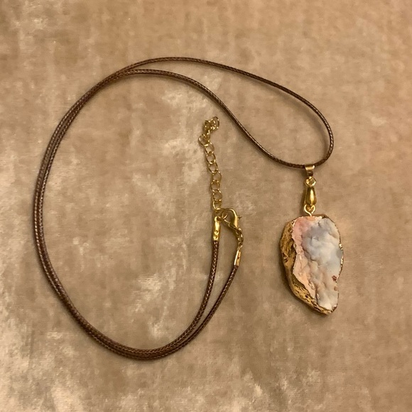 Gorgeous Gray, Mauve, White Druzy Pendant with Brown Cord Necklace NEW - Picture 7 of 8